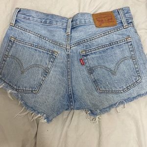 Button fly Levi’s!